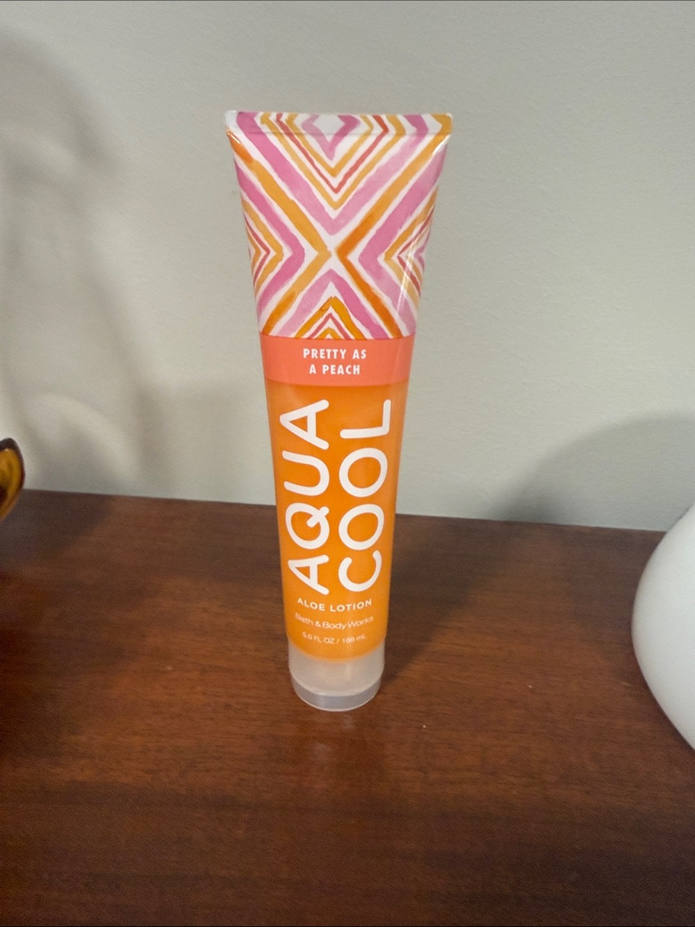 Bath & Body Works Aqua Cool Pretty as a Peach Lotion - Orange, Pink, White